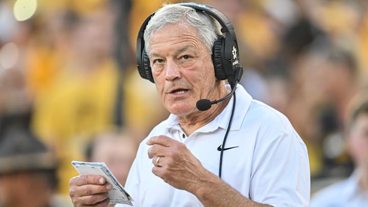 Iowa Hawkeyes head coach Kirk Ferentz 