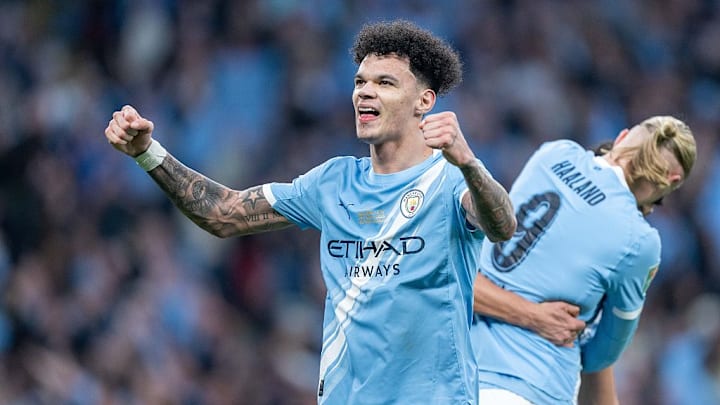 家乡英雄引领曼城在联赛杯决赛中惊人击败阿森纳夺冠