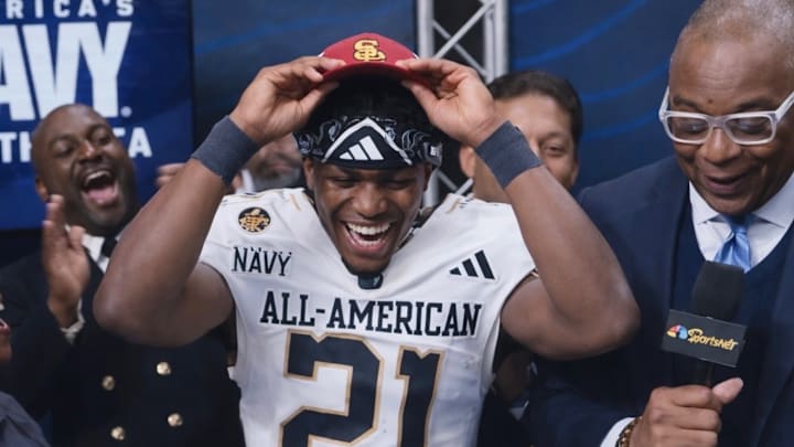 Aaryn Washington, a 4-star corner committed to USC, is transferring from Mater Dei (CA) to IMG Academy (FL) to play his senior season in 2026.