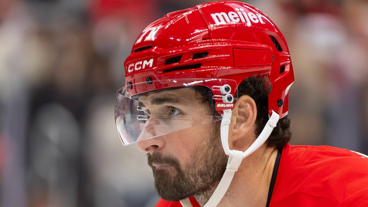 Dylan Larkin Not Adding NY Rangers to Trade List Is Surprising