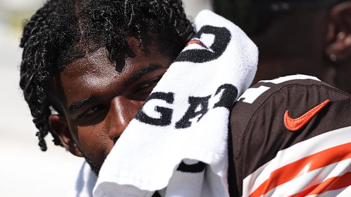 Aug 16, 2025; Philadelphia, Pennsylvania, USA; Cleveland Browns quarterback Shedeur Sanders looks on during the third quarter against the Philadelphia Eagles at Lincoln Financial Field. Mandatory Credit: Bill Streicher-Imagn Images Aug 16, 2025; Philadelphia, Pennsylvania, USA; Cleveland Browns quarterback Shedeur Sanders looks on during the third quarter against the Philadelphia Eagles at Lincoln Financial Field. Mandatory Credit: Bill Streicher-Imagn Images