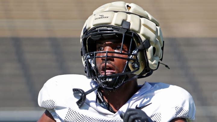 Purdue Boilermakers defensive back Joseph Jefferson II (32) runs a drill 