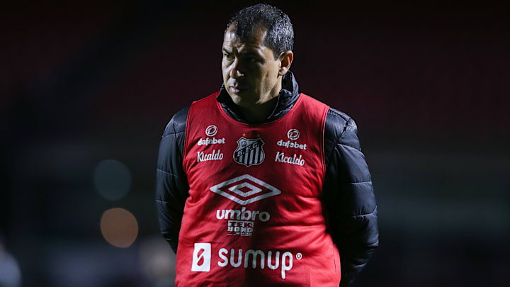 Santos tem interesse em lateral-direito Fabricio Bustos, do Independiente, diz jornalista. Palmeiras e Fenerbahçe também monitoram o argentino. 