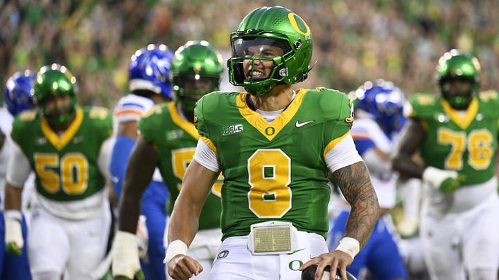 Sep 7, 2024; Eugene, Oregon, USA; Oregon Ducks quarterback Dillon Gabriel (8) celebrates after scoring a touchdown during the first half against the Boise State Broncos at Autzen Stadium. Mandatory Credit: Troy Wayrynen-Imagn Images Sep 7, 2024; Eugene, Oregon, USA; Oregon Ducks quarterback Dillon Gabriel (8) celebrates after scoring a touchdown during the first half against the Boise State Broncos at Autzen Stadium. Mandatory Credit: Troy Wayrynen-Imagn Images