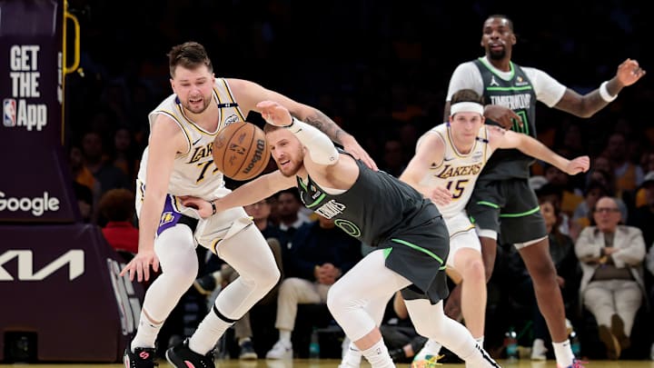 Los Lakers están teniendo una dura serie de primera ronda de playoffs contra los Timberwolves 