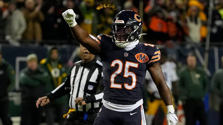 Chicago Bears RB Kyle Monangai reacts after a first down carry at Soldier Field. Mandatory Credit: David Banks-Imagn Images Chicago Bears RB Kyle Monangai reacts after a first down carry at Soldier Field. Mandatory Credit: David Banks-Imagn Images