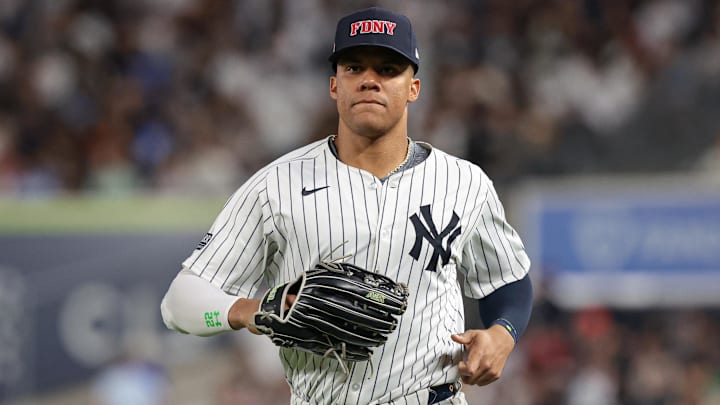 Sep 11, 2024; Bronx, New York, USA; New York Yankees right fielder Juan Soto (22) runs in at the end of the top of the third inning against the Kansas City Royals at Yankee Stadium. Mandatory Credit: Vincent Carchietta-Imagn Images Sep 11, 2024; Bronx, New York, USA; New York Yankees right fielder Juan Soto (22) runs in at the end of the top of the third inning against the Kansas City Royals at Yankee Stadium. Mandatory Credit: Vincent Carchietta-Imagn Images