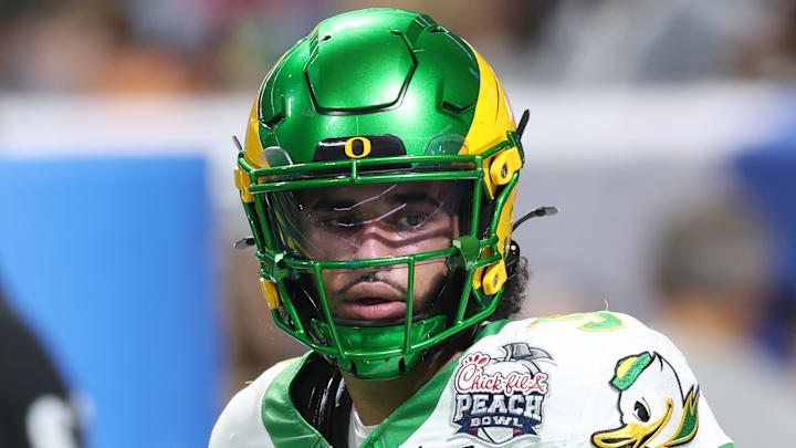 Oregon quarterback Dante Moore