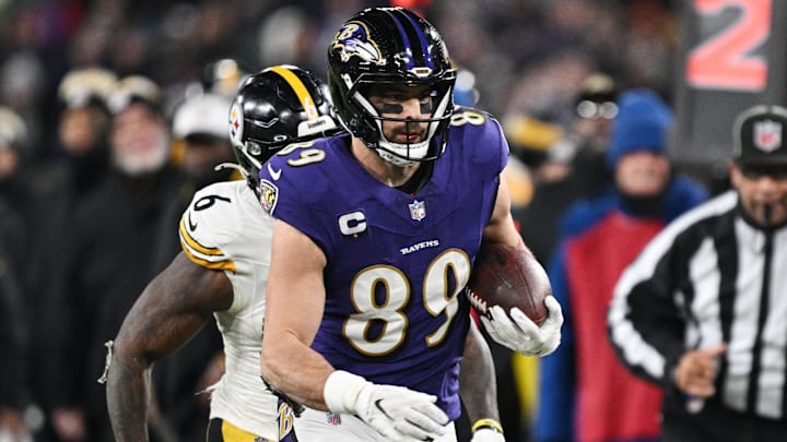 Jan 11, 2025; Baltimore, Maryland, USA; Baltimore Ravens tight end Mark Andrews (89) against Pittsburgh Steelers linebacker Patrick Queen (6) in the second quarter in an AFC wild card game at M&T Bank Stadium. Mandatory Credit: Tommy Gilligan-Imagn Images Jan 11, 2025; Baltimore, Maryland, USA; Baltimore Ravens tight end Mark Andrews (89) against Pittsburgh Steelers linebacker Patrick Queen (6) in the second quarter in an AFC wild card game at M&T Bank Stadium. Mandatory Credit: Tommy Gilligan-Imagn Images