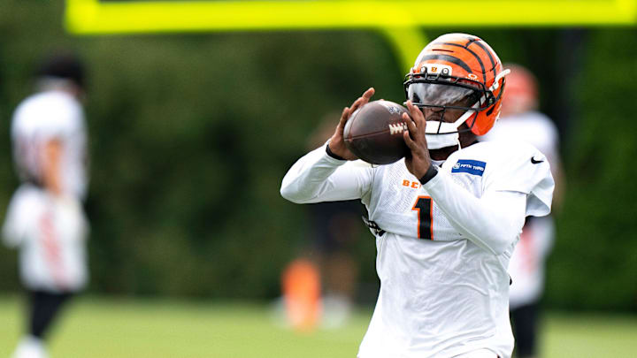 Cincinnati Bengals wide receiver Ja'Marr Chase (1) catches a pass during Cincinnati Bengals Practice in Cincinnati on Aug. 21, 2025. Cincinnati Bengals wide receiver Ja'Marr Chase (1) catches a pass during Cincinnati Bengals Practice in Cincinnati on Aug. 21, 2025.