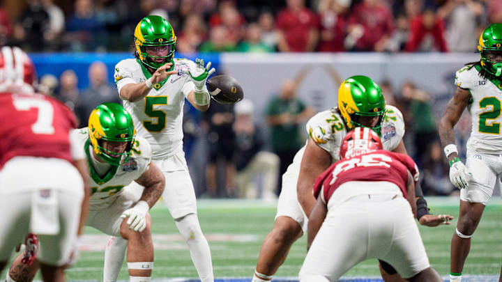 Dante Moore will have an exciting array of targets in 2026.