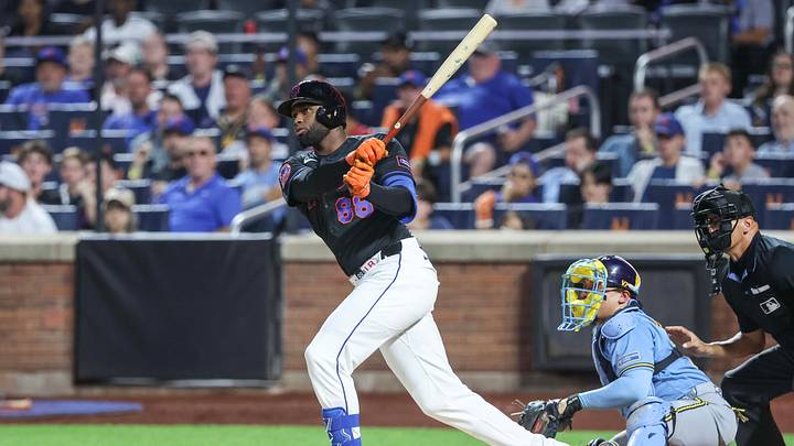 Aug 26, 2026; New York City, New York, USA; New York Mets designated hitter Luis Robert Jr. (88) hits a single in the second inning against the Milwaukee Brewers at Citi Field. Mandatory Credit: Wendell Cruz-Imagn Images Aug 26, 2026; New York City, New York, USA; New York Mets designated hitter Luis Robert Jr. (88) hits a single in the second inning against the Milwaukee Brewers at Citi Field. Mandatory Credit: Wendell Cruz-Imagn Images