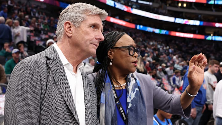 Dallas Mavericks, Rick Welts, Cynt Marshall