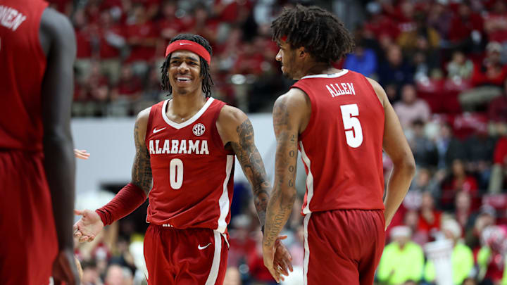 Dec 3, 2025; Tuscaloosa, Alabama, USA; Alabama Crimson Tide forward Amari Allen (5) congratulates guard Labaron Philon (0) after a foul during the second half against the Clemson Tigers at Coleman Coliseum. Mandatory Credit: David Leong-Imagn Images Dec 3, 2025; Tuscaloosa, Alabama, USA; Alabama Crimson Tide forward Amari Allen (5) congratulates guard Labaron Philon (0) after a foul during the second half against the Clemson Tigers at Coleman Coliseum. Mandatory Credit: David Leong-Imagn Images