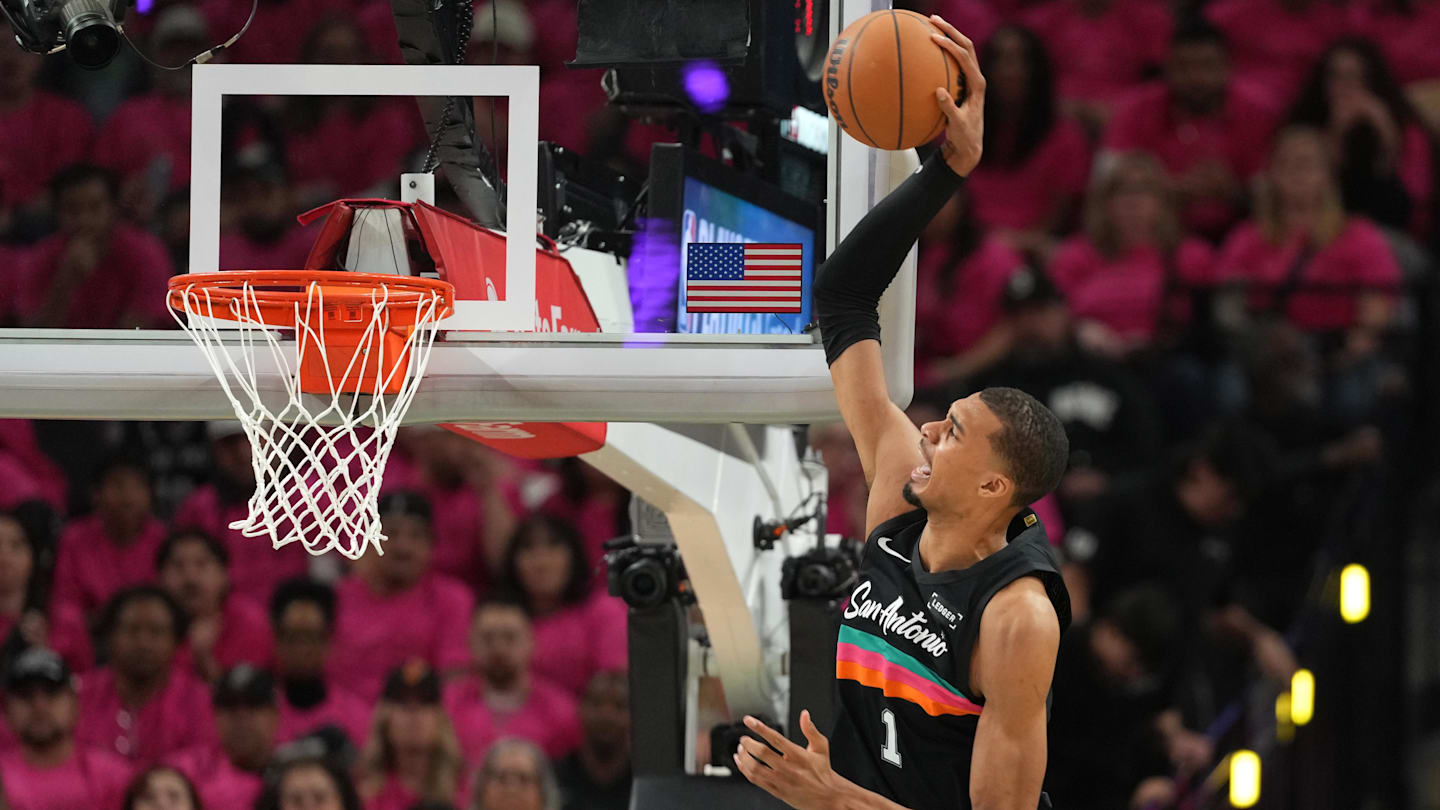 Stephon Castle Posts 17‑Point, 7‑Rebound, 7‑Assist Line in Playoff Debut Win