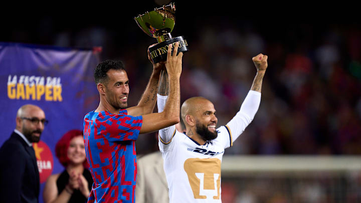 Dani Alves était de retour au Camp Nou.