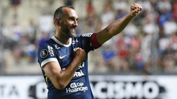 Ex-Palmeiras e Grêmio, Hernán Barcos é um dos destaques do Alianza Lima e fez gol na estreia dele na Libertadores