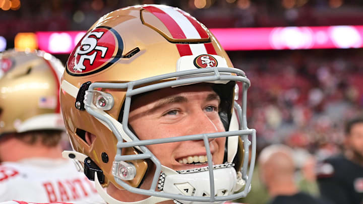 Nov 16, 2025; Glendale, Arizona, USA; San Francisco 49ers quarterback Mac Jones (10) looks on after defeating the Arizona Cardinals at State Farm Stadium. Mandatory Credit: Matt Kartozian-Imagn Images Nov 16, 2025; Glendale, Arizona, USA; San Francisco 49ers quarterback Mac Jones (10) looks on after defeating the Arizona Cardinals at State Farm Stadium. Mandatory Credit: Matt Kartozian-Imagn Images