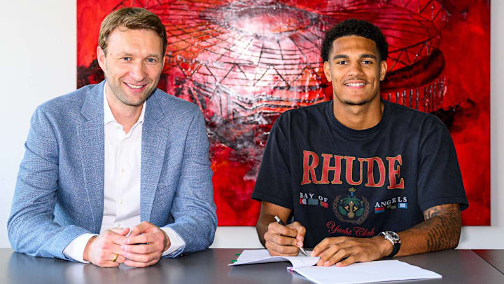 Jarell Quansah (right) has joined Bayer Leverkusen.