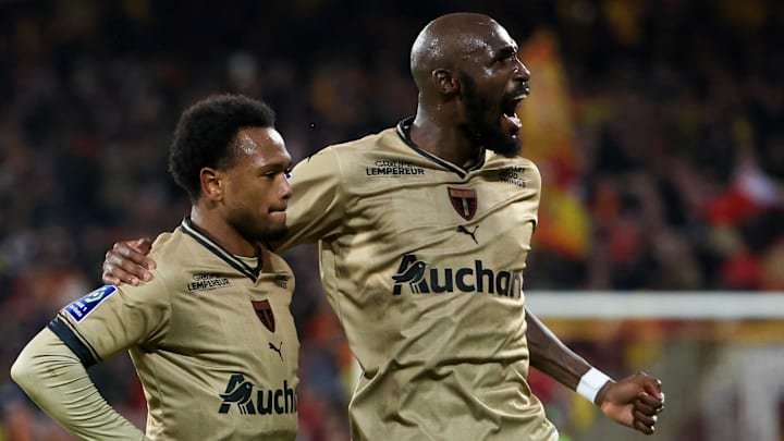 Deuxième de Ligue 1, le RC Lens doit une partie de ses bons résultats au travail réalisé sur le marché des transferts Deuxième de Ligue 1, le RC Lens doit une partie de ses bons résultats au travail réalisé sur le marché des transferts