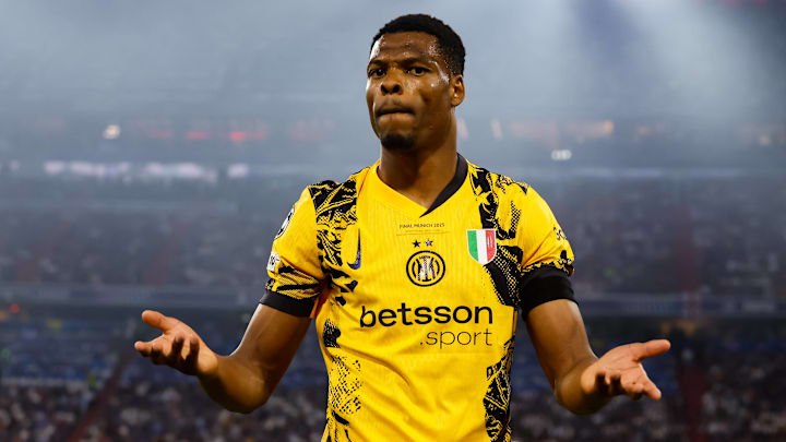 Denzel Dumfries was reportedly a transfer target for Barcelona this summer.