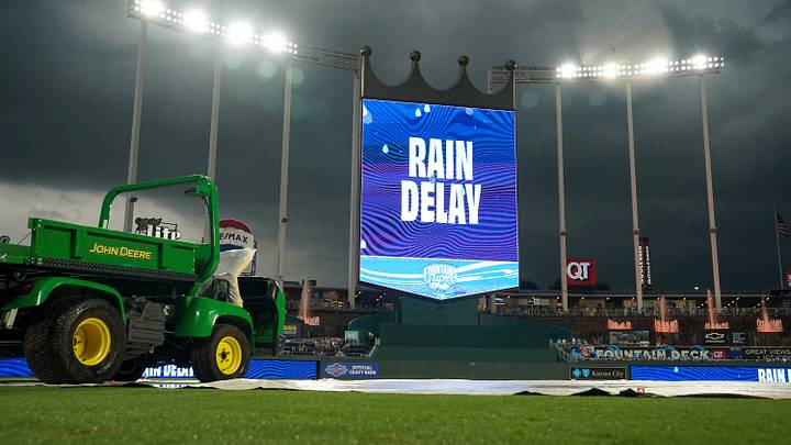 Kansas City Royals rain delay Kansas City Royals rain delay