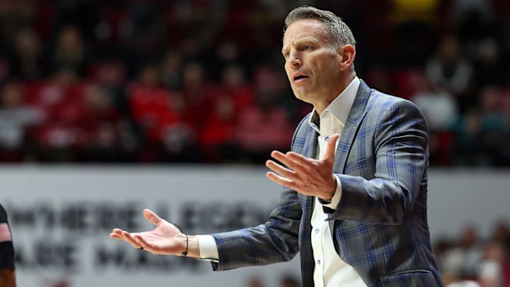 Alabama Crimson Tide head coach Nate Oats