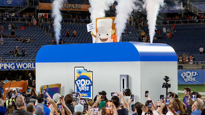 COLLEGE FOOTBALL: DEC 28 Pop-Tarts Bowl - Iowa State vs Miami COLLEGE FOOTBALL: DEC 28 Pop-Tarts Bowl - Iowa State vs Miami