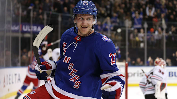 Chicago Blackhawks v New York Rangers