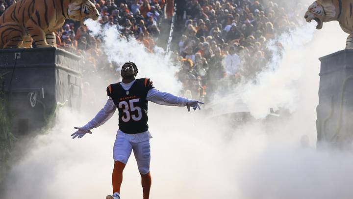 Jan 4, 2026; Cincinnati, Ohio, USA; Cincinnati Bengals cornerback Jalen Davis (35) exits the player tunnel during introductions before a game against the Cleveland Browns at Paycor Stadium. Mandatory Credit: Katie Stratman-Imagn Images