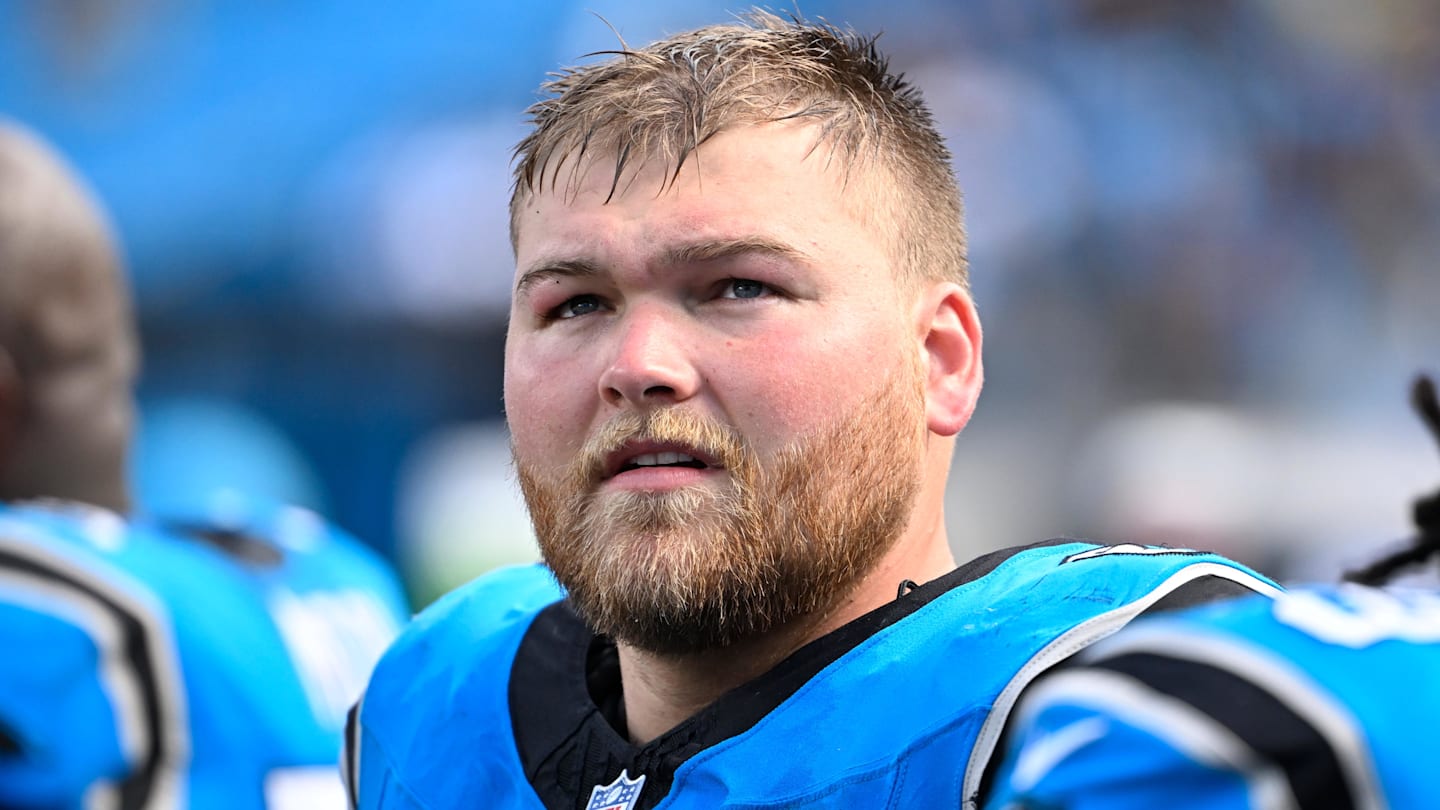 Detroit Lions Agree to Free Agent Contract With Panthers Center