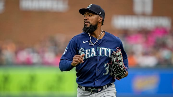 Seattle no le ha ofrecido una extensión a Teoscar Hernández
