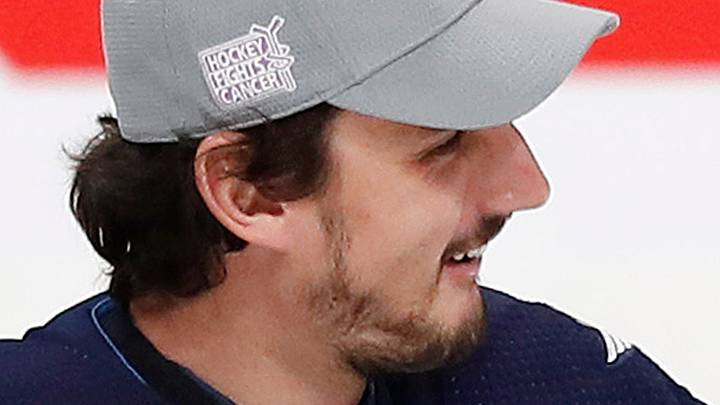 Feb 8, 2020; Winnipeg, Manitoba, CAN; Winnipeg Jets goaltender Connor Hellebuyck (37) against the Ottawa Senators at Bell MTS Place. Mandatory Credit: James Carey Lauder-USA TODAY Sports Feb 8, 2020; Winnipeg, Manitoba, CAN; Winnipeg Jets goaltender Connor Hellebuyck (37) against the Ottawa Senators at Bell MTS Place. Mandatory Credit: James Carey Lauder-USA TODAY Sports