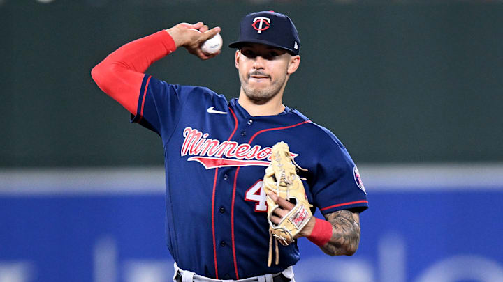 Carlos Correa no tiene fractura en la mano derecha 