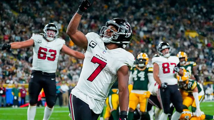 Atlanta Falcons running back Bijan Robinson (7) celebrates after scoring a touchdown against the Green Bay Packers on Thursday, Sept. 24, 2026, at Lambeau Field in Green Bay, Wisconsin. The Falcons won the game, 35-14.
Tork Mason/Green Bay Press-Gazette Atlanta Falcons running back Bijan Robinson (7) celebrates after scoring a touchdown against the Green Bay Packers on Thursday, Sept. 24, 2026, at Lambeau Field in Green Bay, Wisconsin. The Falcons won the game, 35-14.
Tork Mason/Green Bay Press-Gazette