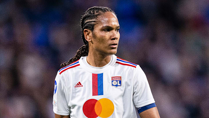 Wendie Renard espère très vite faire son retour de blessure.