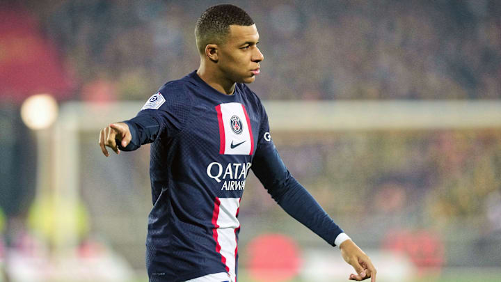 Mbappé está de volta ao time