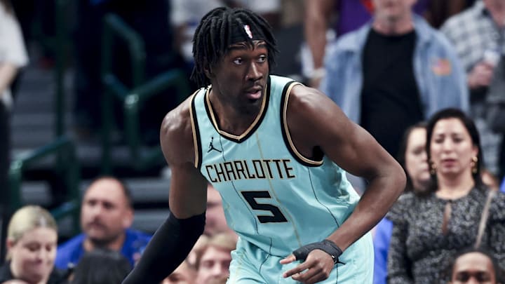 Feb 27, 2025; Dallas, Texas, USA; Charlotte Hornets center Mark Williams (5) controls the ball during the first half against the Dallas Mavericks at American Airlines Center. Mandatory Credit: Kevin Jairaj-Imagn Images Feb 27, 2025; Dallas, Texas, USA; Charlotte Hornets center Mark Williams (5) controls the ball during the first half against the Dallas Mavericks at American Airlines Center. Mandatory Credit: Kevin Jairaj-Imagn Images