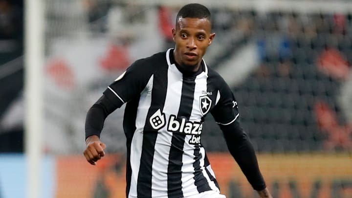 Fogão, de Tchê Tchê, estreia na Sul-Americana nesta quinta-feira