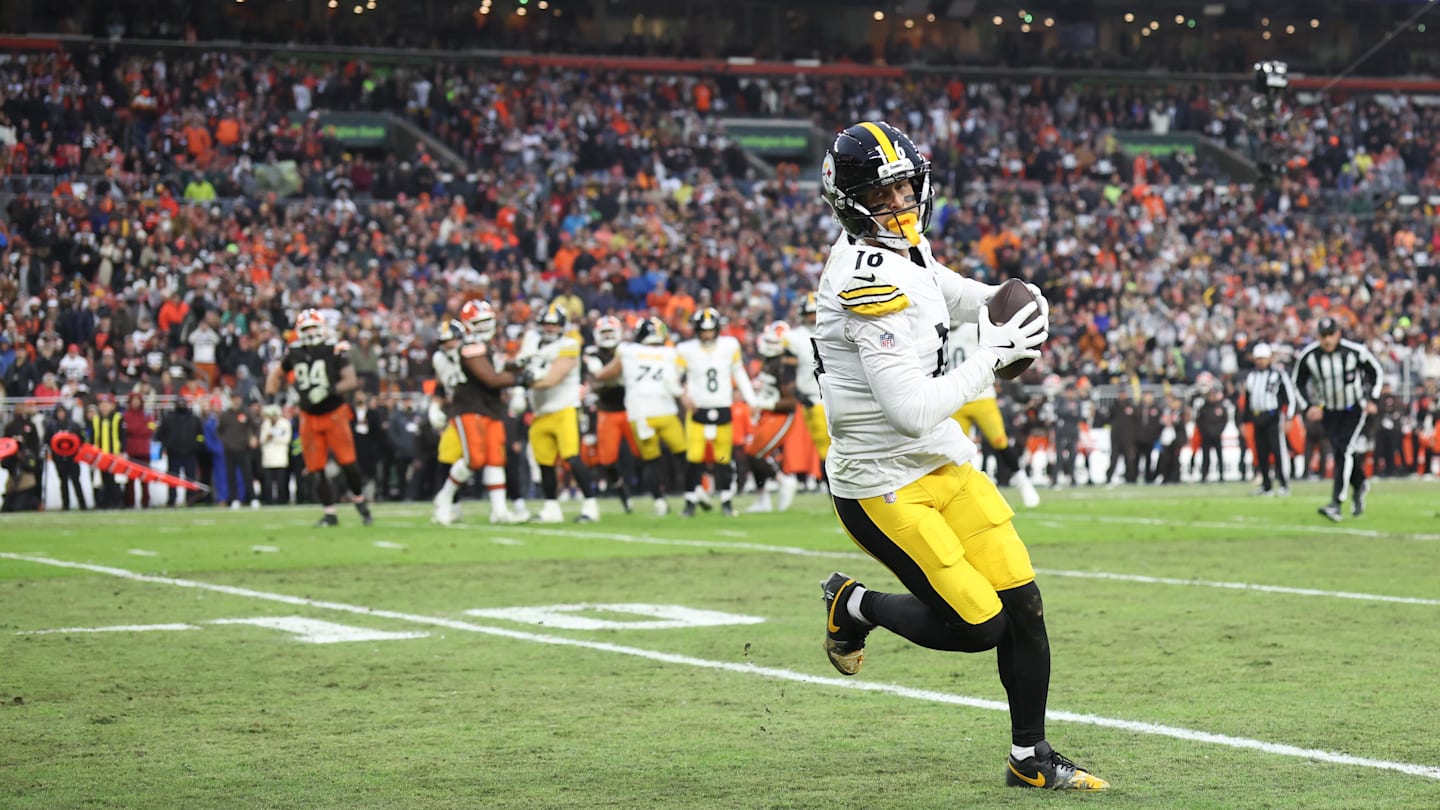 Adam Thielen Explains 'Wild' Experience With Aaron Rodgers