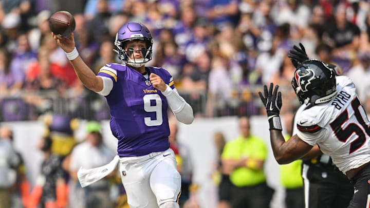 Aug 9, 2025; Minneapolis, Minnesota, USA; Minnesota Vikings quarterback J.J. McCarthy (9) throws a pass as Houston Texans defensive end Solomon Byrd (50) pursues during the first quarter at U.S. Bank Stadium. Aug 9, 2025; Minneapolis, Minnesota, USA; Minnesota Vikings quarterback J.J. McCarthy (9) throws a pass as Houston Texans defensive end Solomon Byrd (50) pursues during the first quarter at U.S. Bank Stadium.