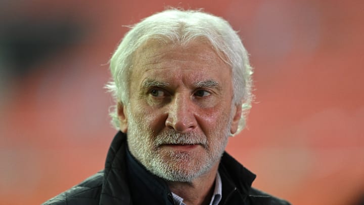 Rudi Völler zeigt sich besorgt