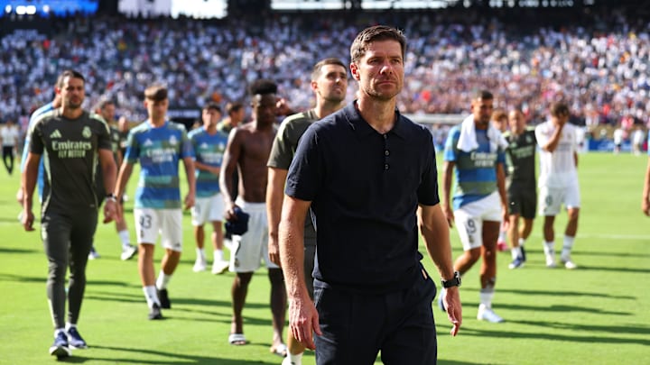 Xabi Alonso und seine Mannschaft gehen bedröppelt vom Platz