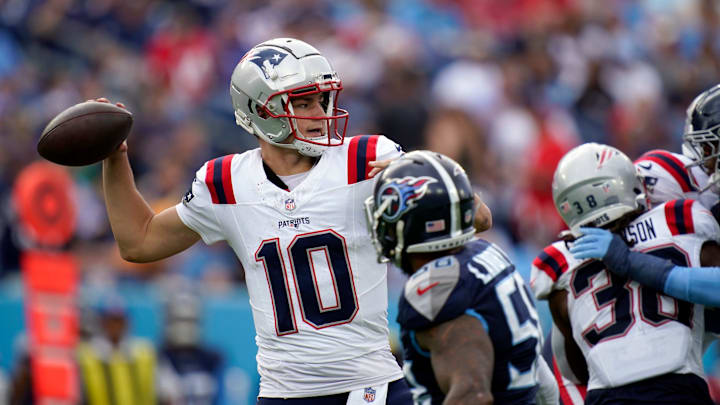 New England Patriots quarterback Drake Maye (10) looks down field in the third quarter against The Tennessee Titans at Nissan Stadium in Nashville, Tenn., Sunday, Nov. 3, 2024.