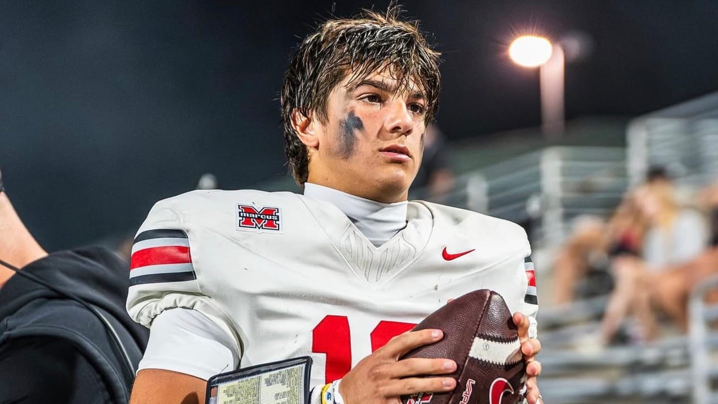 Arkansas Razorbacks Zero In on Quarterback with Big Time Football Pedigree