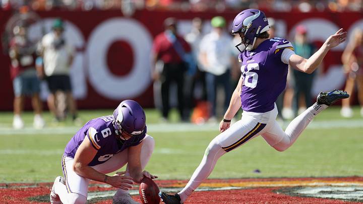 Minnesota Vikings kicker Will Reichard (16) kicks a field goal against the Tampa Bay Buccaneers during the first quarter at Raymond James Stadium. Minnesota Vikings kicker Will Reichard (16) kicks a field goal against the Tampa Bay Buccaneers during the first quarter at Raymond James Stadium.