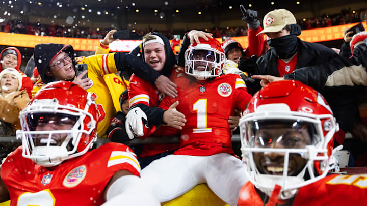 Jan 26, 2025; Kansas City, MO, USA; Kansas City Chiefs wide receiver Xavier Worthy (1) celebrate with fans after a touchdown against the Buffalo Bills during the first half in the AFC Championship game at GEHA Field at Arrowhead Stadium. Mandatory Credit: Mark J. Rebilas-Imagn Images Jan 26, 2025; Kansas City, MO, USA; Kansas City Chiefs wide receiver Xavier Worthy (1) celebrate with fans after a touchdown against the Buffalo Bills during the first half in the AFC Championship game at GEHA Field at Arrowhead Stadium. Mandatory Credit: Mark J. Rebilas-Imagn Images