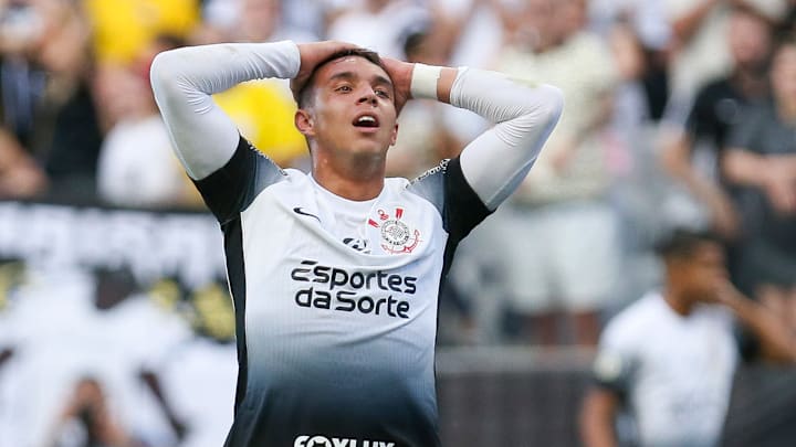 Giovane está praticamente fora do Corinthians