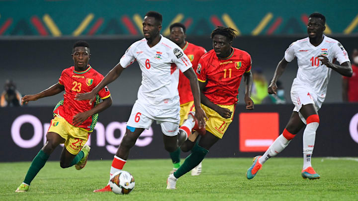 Gâmbia e Camarões disputam vaga nas semis da Copa Africana de Nações. 