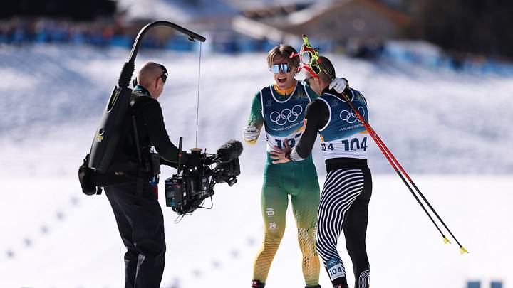 El abrazo que define el espíritu olímpico: Allan Corona y su gesto en Milano Cortina 2026, esperó en la meta a su amigo sudafricano Matthew Smith. El abrazo que define el espíritu olímpico: Allan Corona y su gesto en Milano Cortina 2026, esperó en la meta a su amigo sudafricano Matthew Smith.
